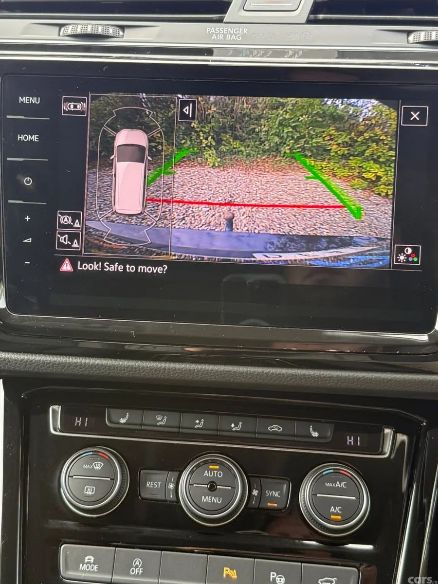 Volkswagen Touran MPV, Diesel, 2019, Black