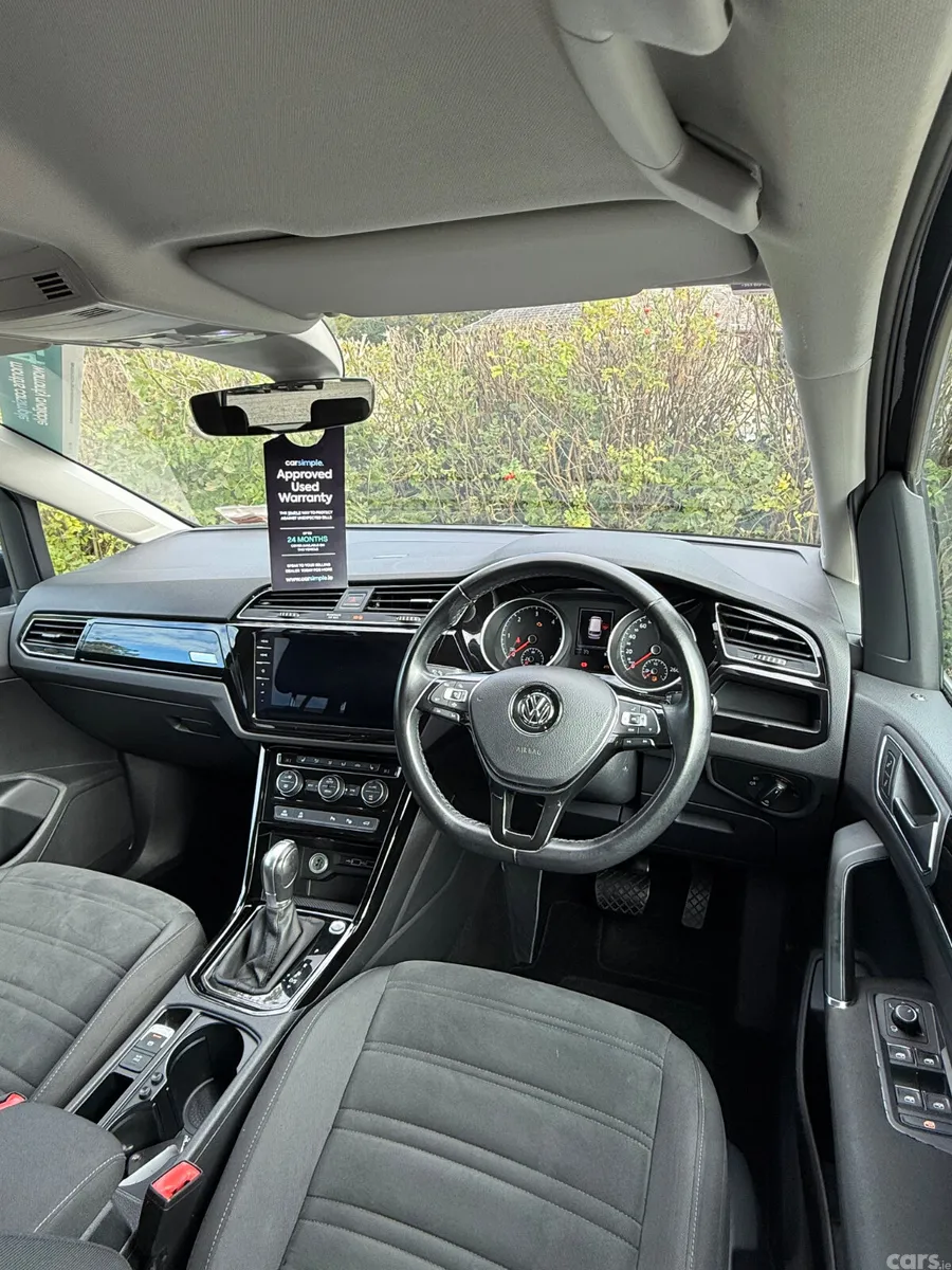 Volkswagen Touran MPV, Diesel, 2019, Black
