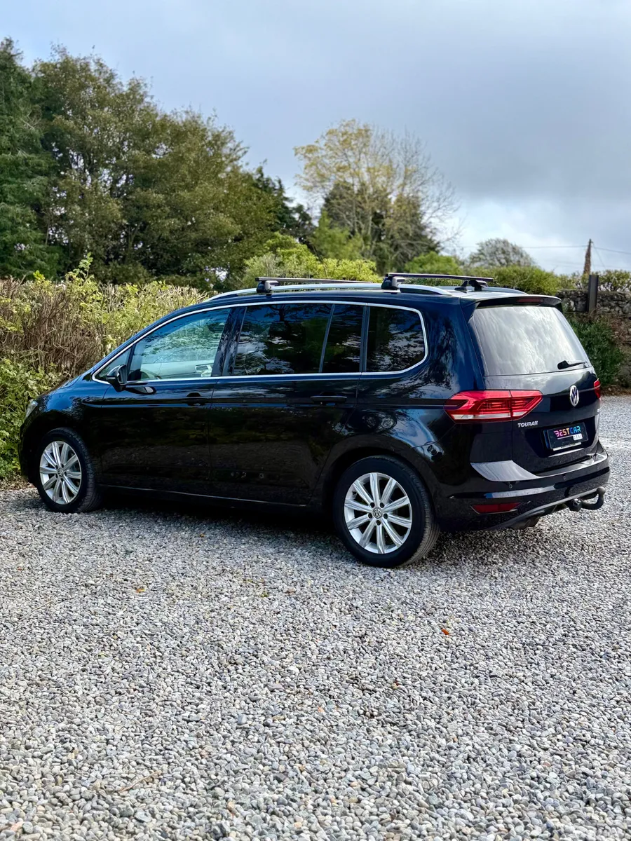 Volkswagen Touran MPV, Diesel, 2019, Black