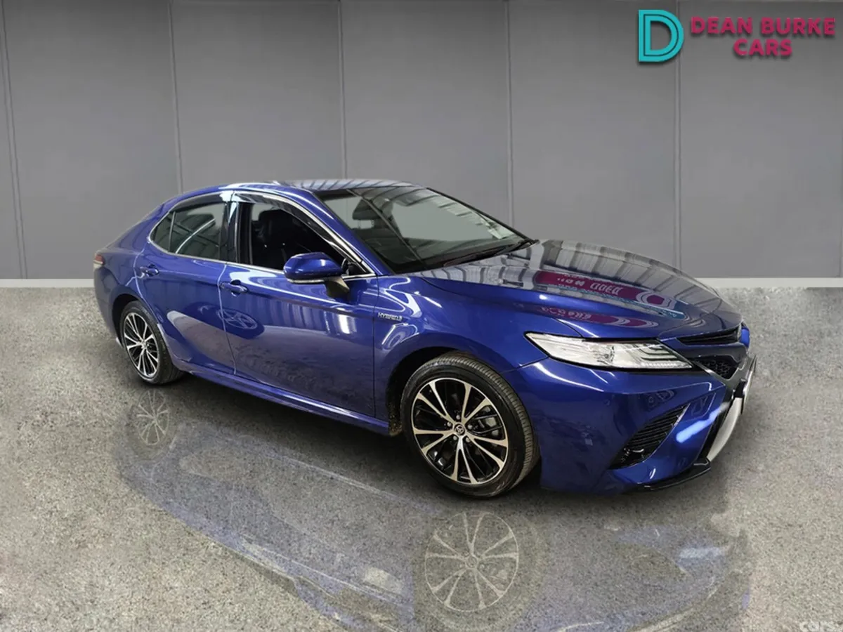 Toyota Camry Saloon, Petrol Hybrid, 2020, Blue