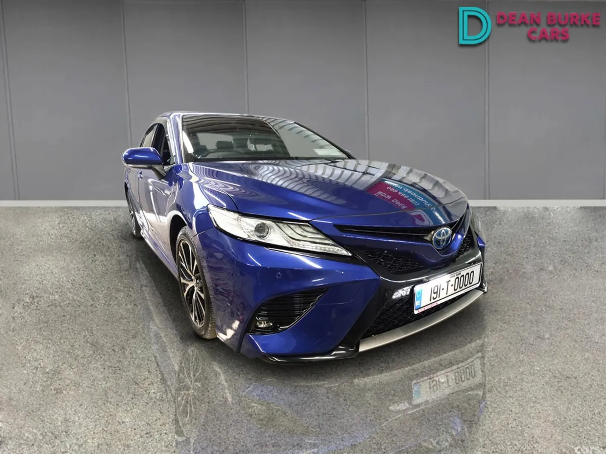 Toyota Camry Saloon, Petrol Hybrid, 2020, Blue