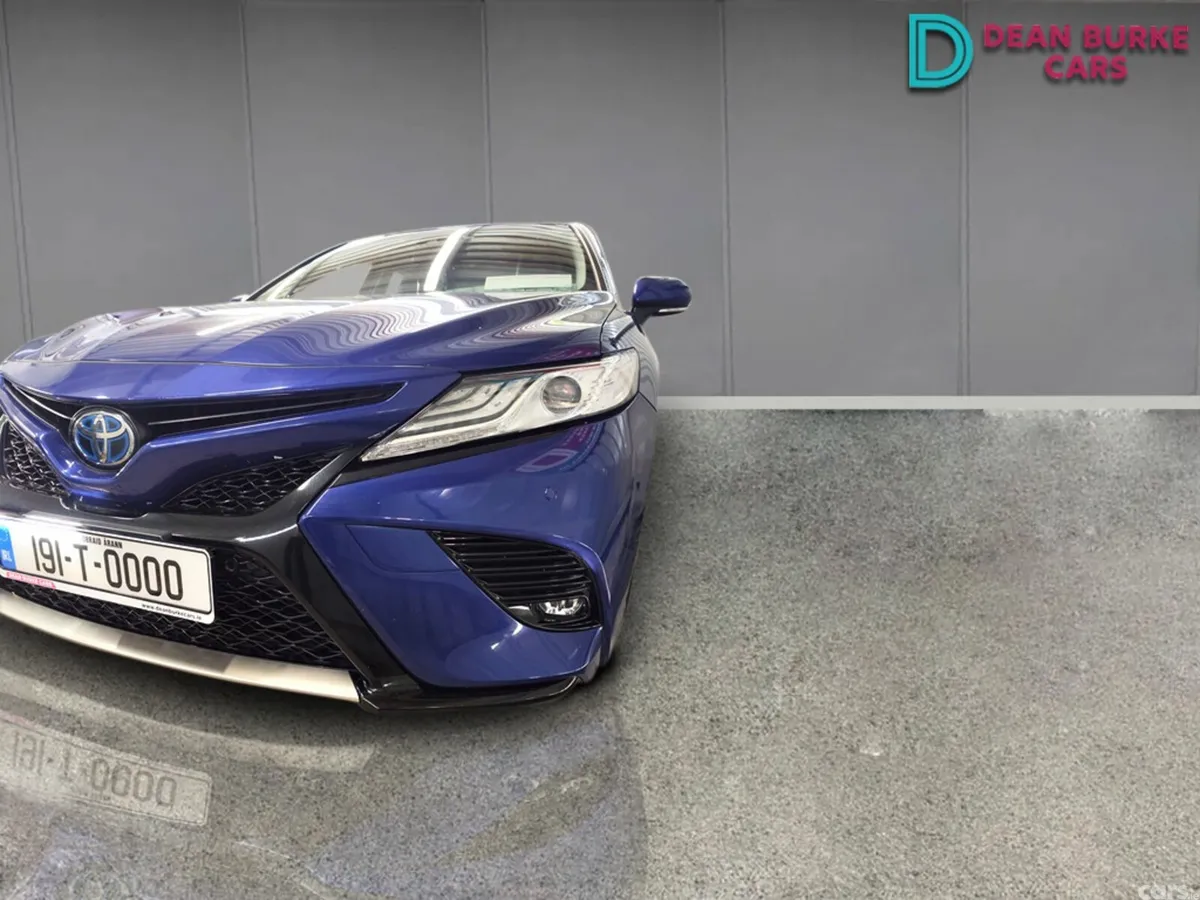 Toyota Camry Saloon, Petrol Hybrid, 2020, Blue
