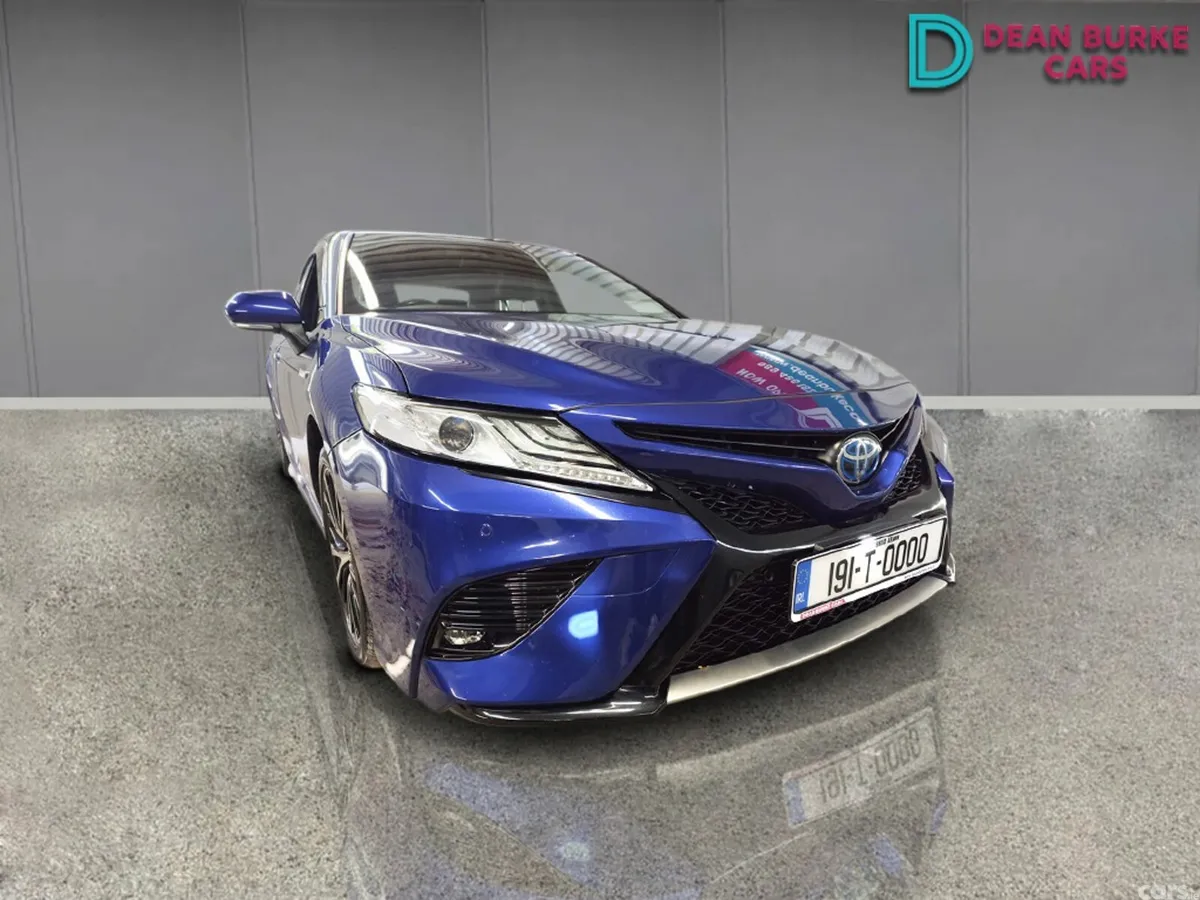 Toyota Camry Saloon, Petrol Hybrid, 2020, Blue