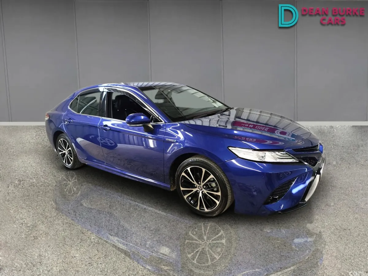 Toyota Camry Saloon, Petrol Hybrid, 2020, Blue