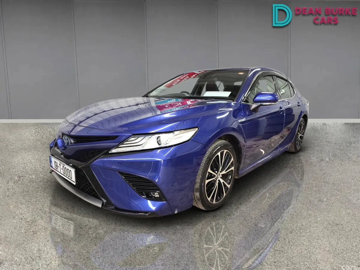 Toyota Camry Saloon, Petrol Hybrid, 2020, Blue