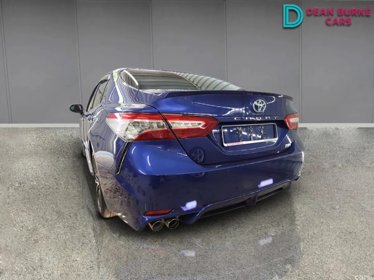 Toyota Camry Saloon, Petrol Hybrid, 2020, Blue