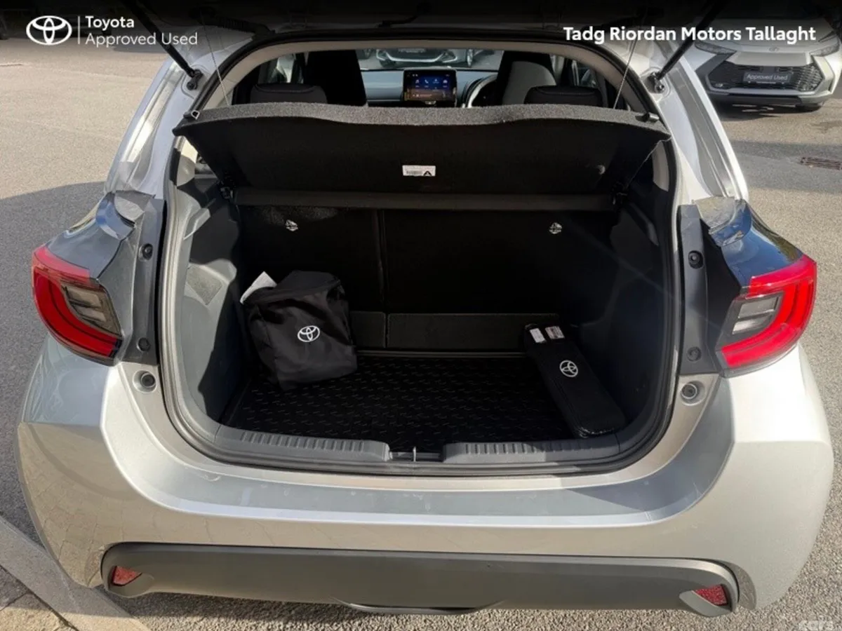 Toyota Yaris Hatchback, Petrol Hybrid, 2026, Grey