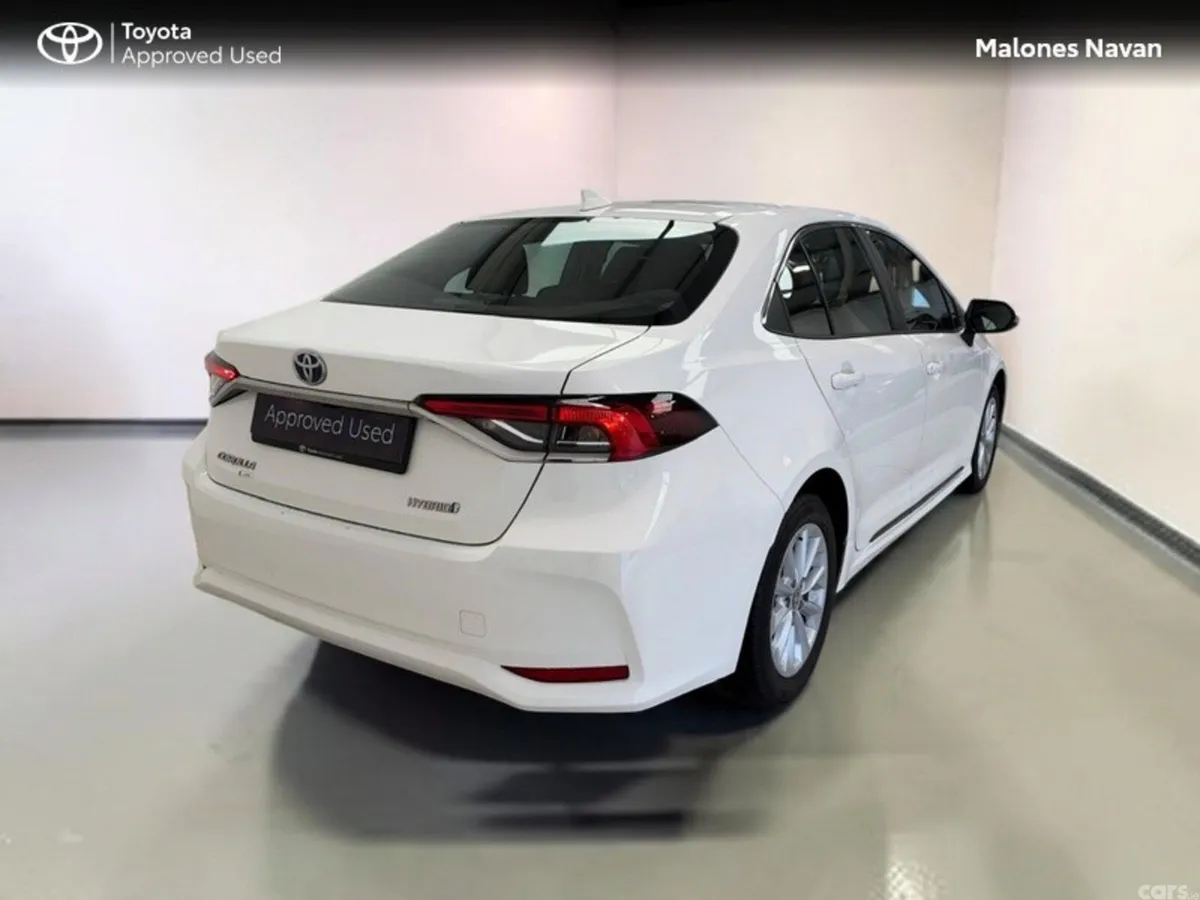 Toyota Corolla Saloon, Petrol Hybrid, 2022, White