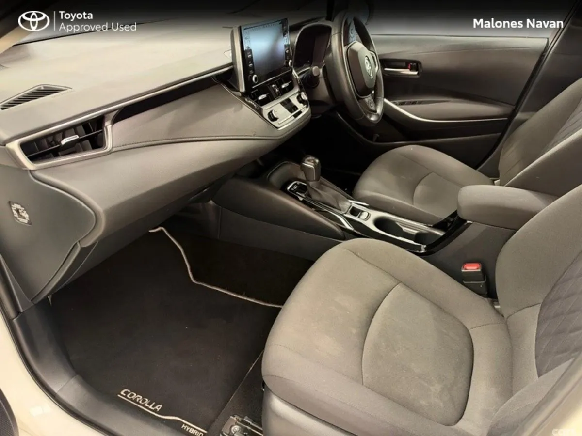 Toyota Corolla Saloon, Petrol Hybrid, 2022, White