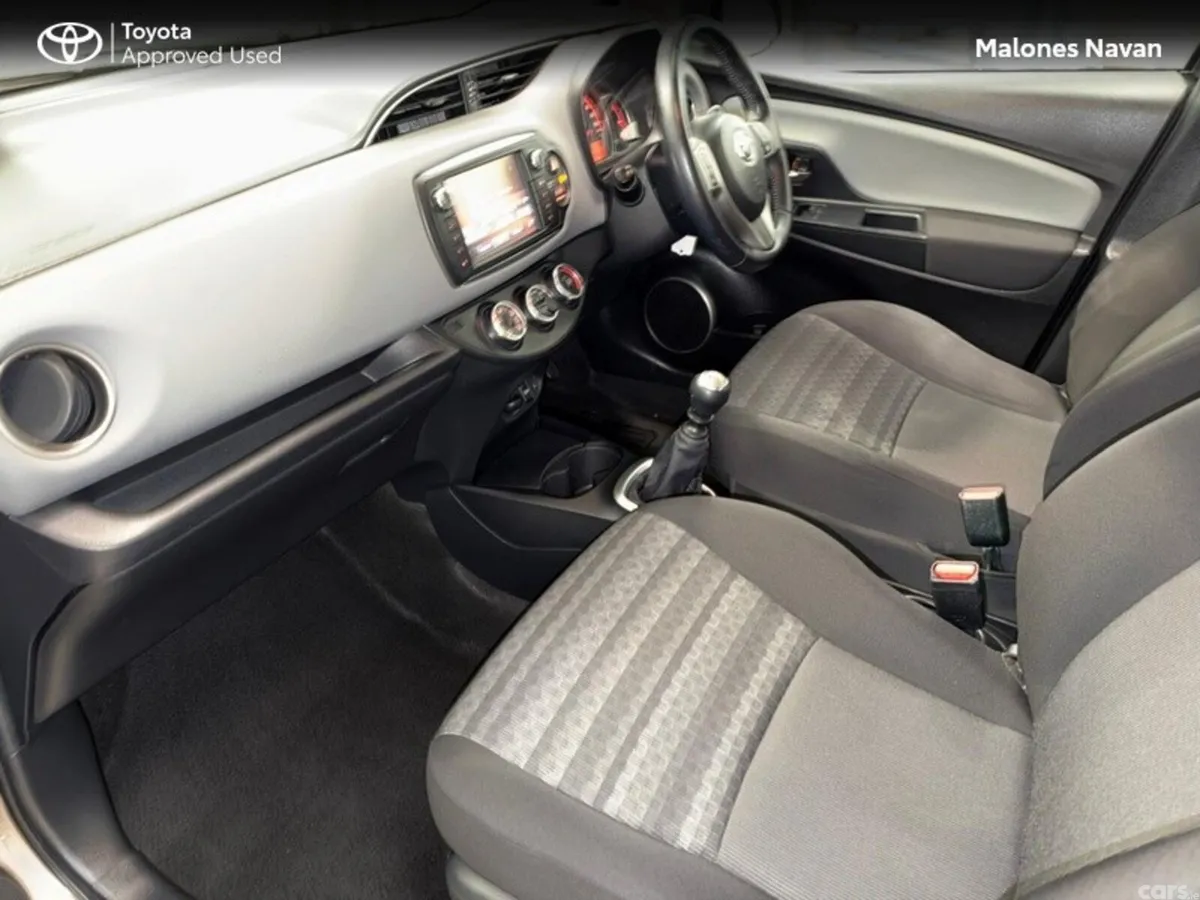 Toyota Yaris Hatchback, Diesel, 2017, Grey