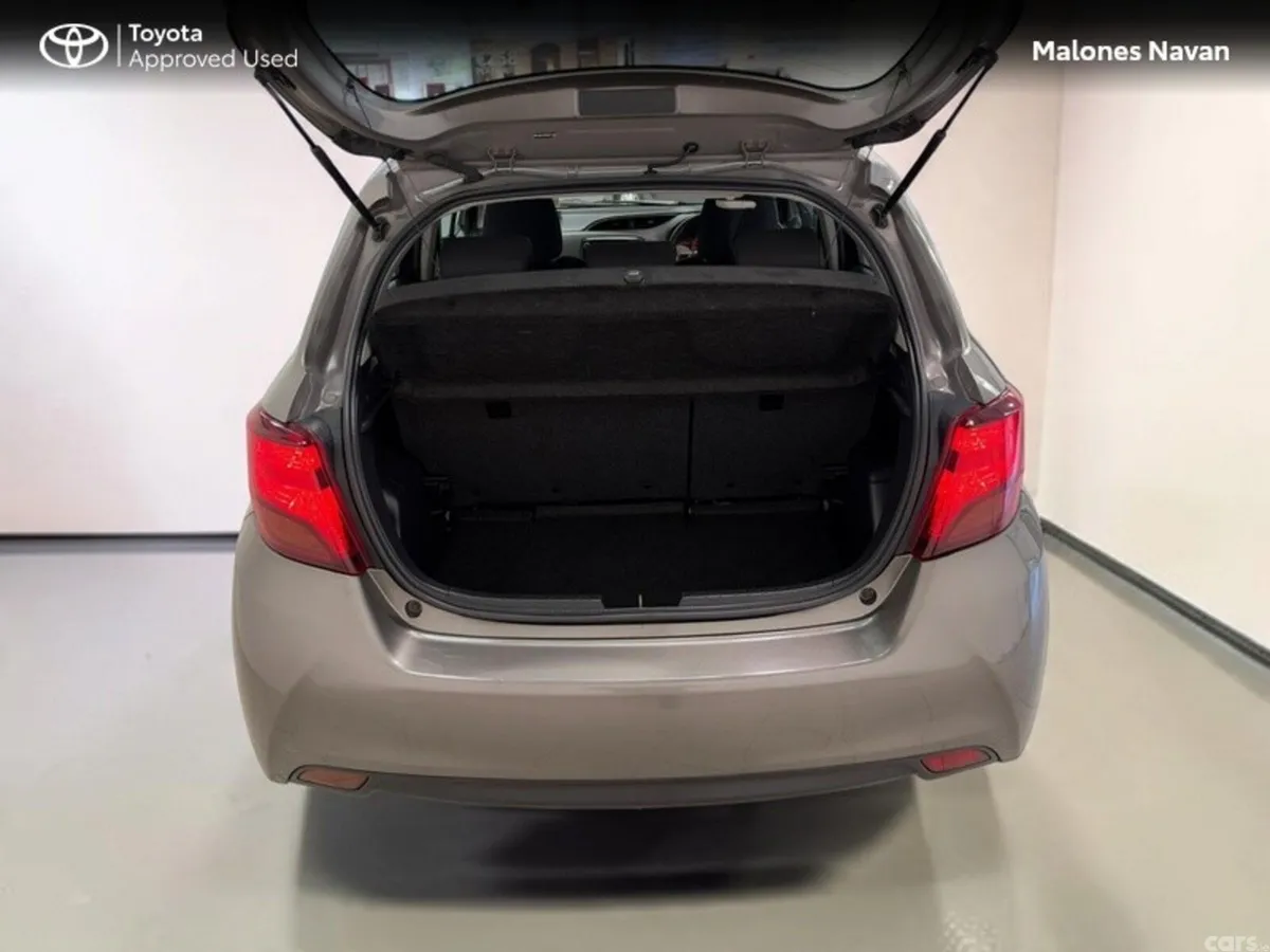 Toyota Yaris Hatchback, Diesel, 2017, Grey