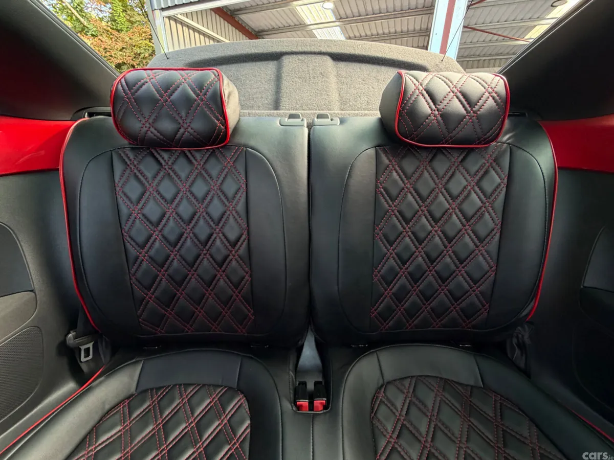 Volkswagen Beetle Hatchback, Petrol, 2013, Red