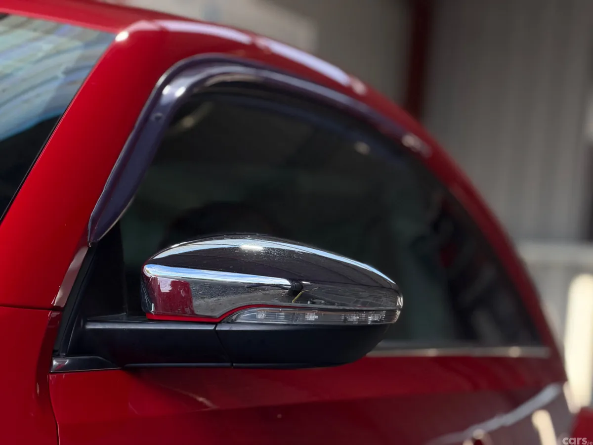 Volkswagen Beetle Hatchback, Petrol, 2013, Red