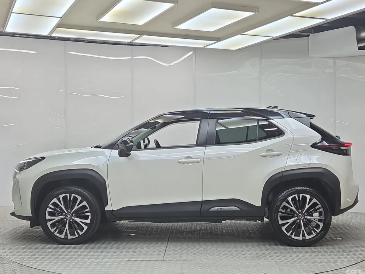 Toyota Yaris Cross SUV, Petrol Hybrid, 2021, White