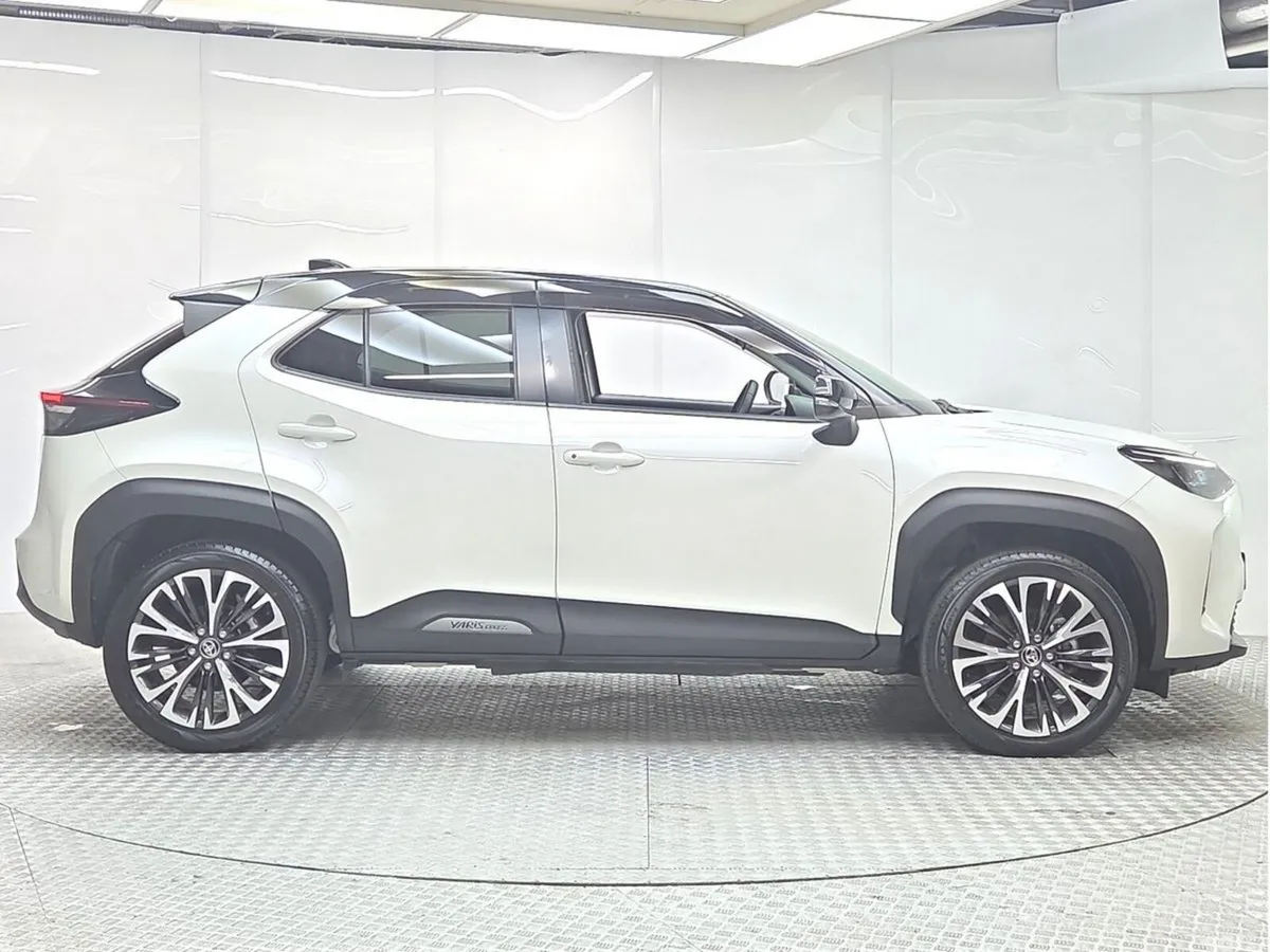 Toyota Yaris Cross SUV, Petrol Hybrid, 2021, White