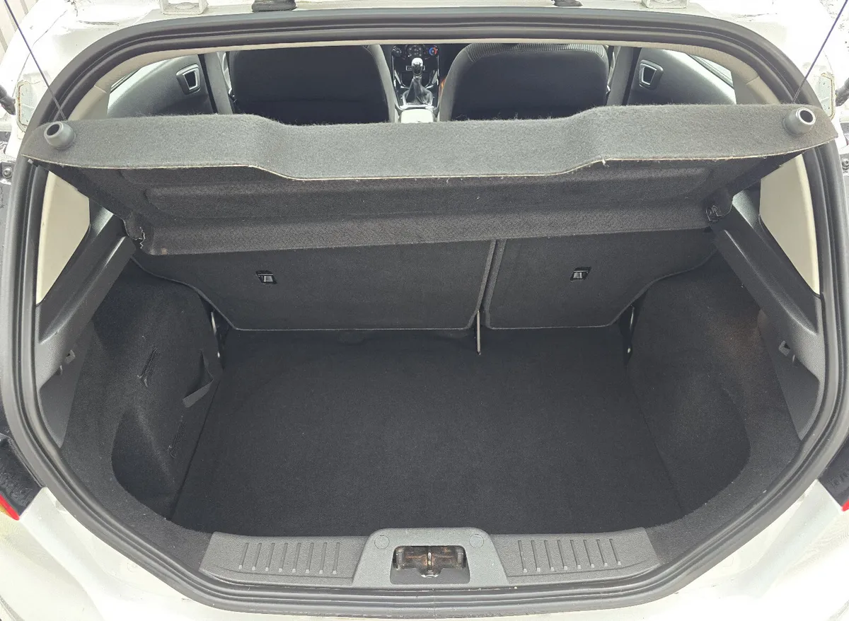 Ford Fiesta Hatchback, Petrol, 2017, White