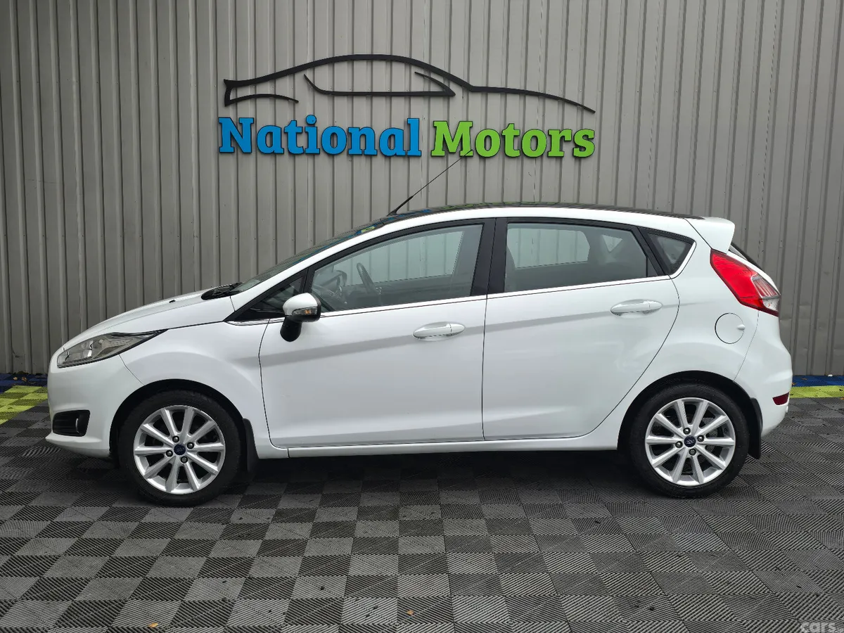 Ford Fiesta Hatchback, Petrol, 2017, White