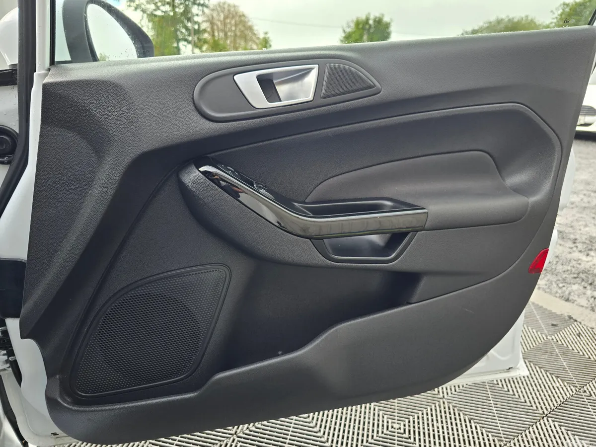 Ford Fiesta Hatchback, Petrol, 2017, White