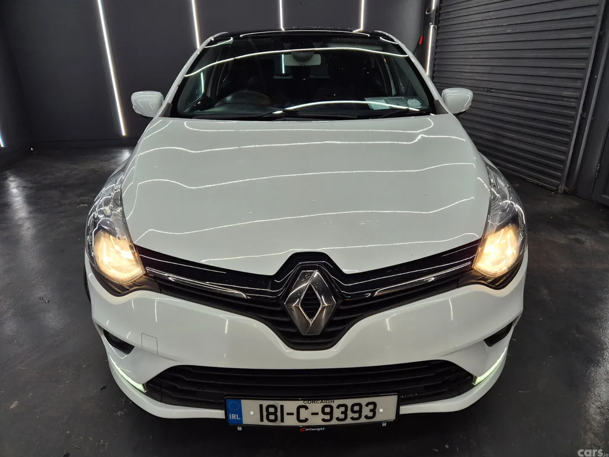 Renault Clio Hatchback, Petrol, 2018, White