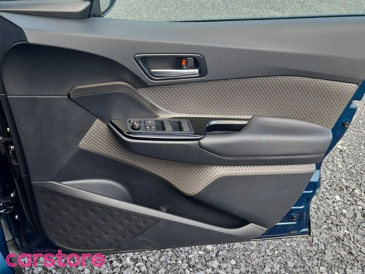 Toyota C-HR Hatchback, Petrol Hybrid, 2023, Blue