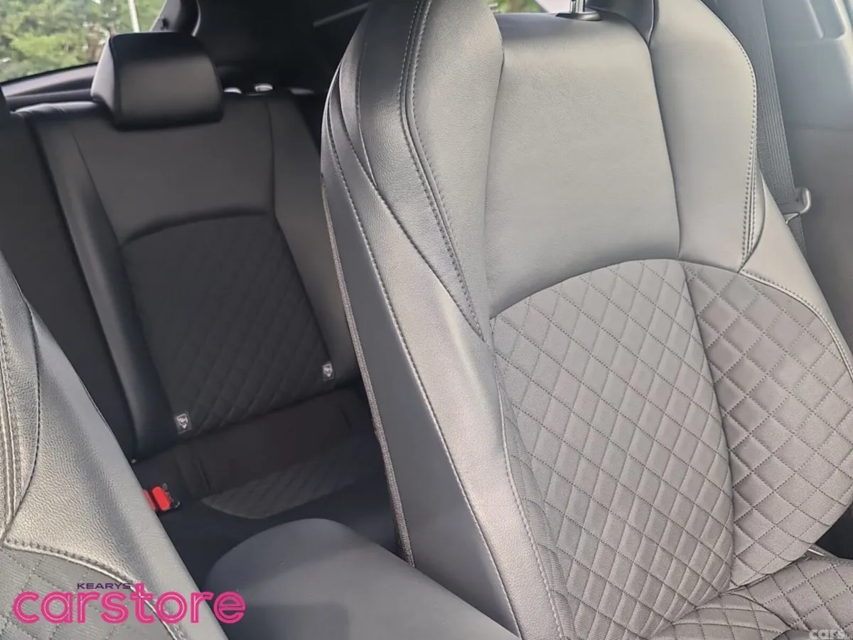 Toyota C-HR SUV, Petrol Hybrid, 2021, Red