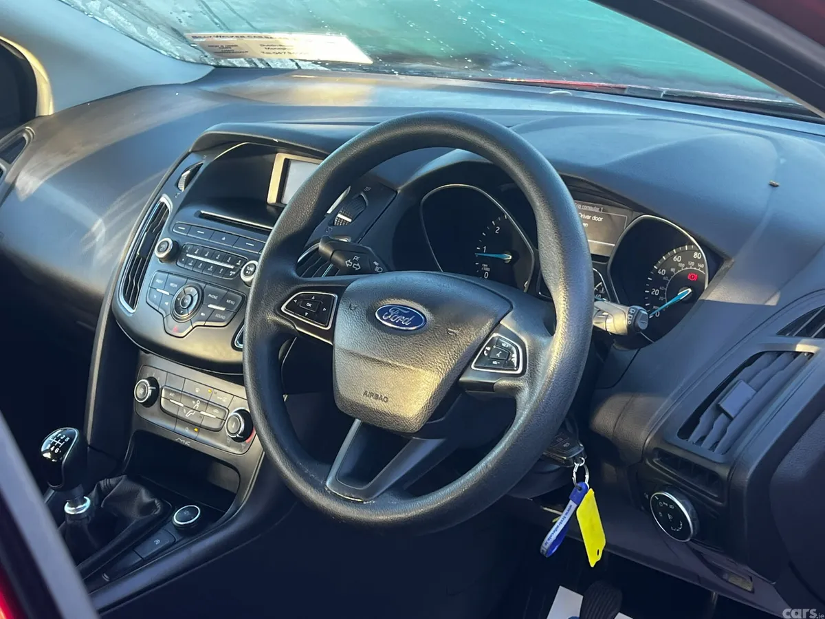 Ford Focus Hatchback, Diesel, 2015, Red