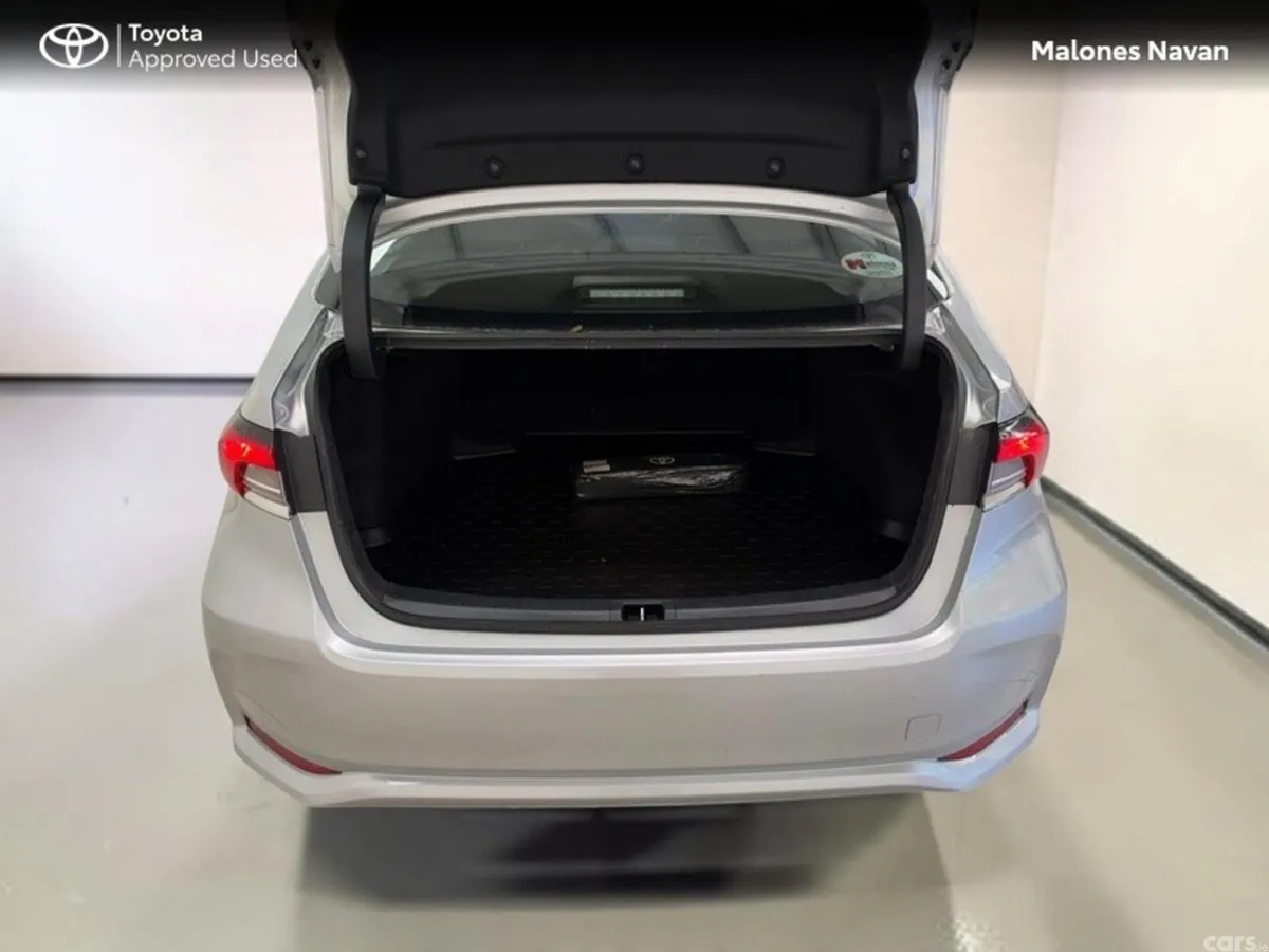 Toyota Corolla Saloon, Petrol Hybrid, 2023, Silver