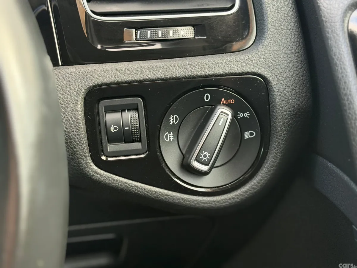 Volkswagen Golf Hatchback, Diesel, 2017, Black