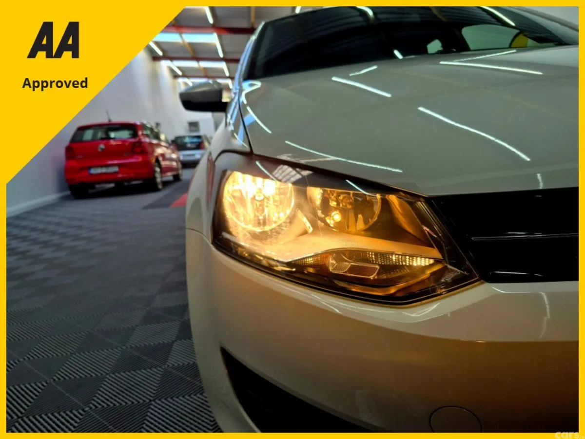 Volkswagen Polo Hatchback, Petrol, 2013, White