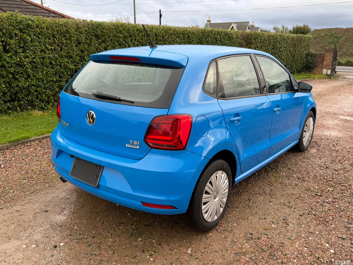 Volkswagen Polo Hatchback, Petrol, 2015, Blue