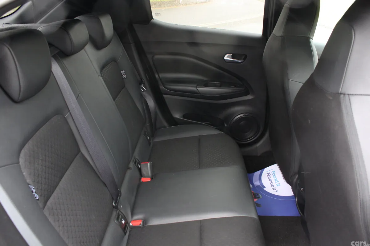 Nissan Juke SUV, Petrol Hybrid, 2023, Grey