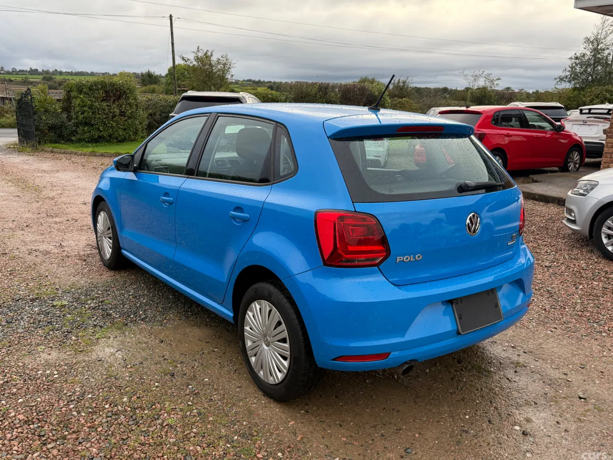 Volkswagen Polo Hatchback, Petrol, 2015, Blue