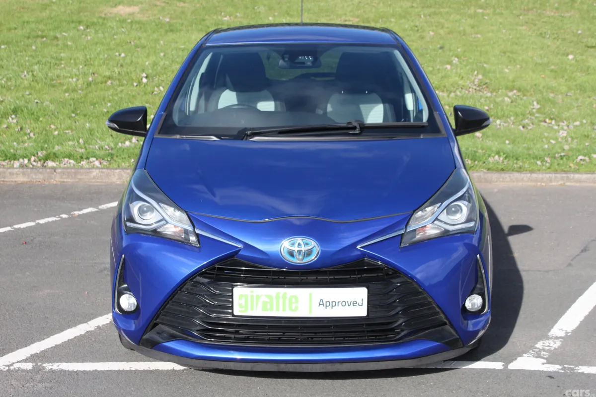 Toyota Yaris Hatchback, Petrol Hybrid, 2017, Blue