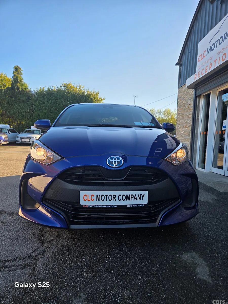 Toyota Yaris Hatchback, Petrol Hybrid, 2021, Blue