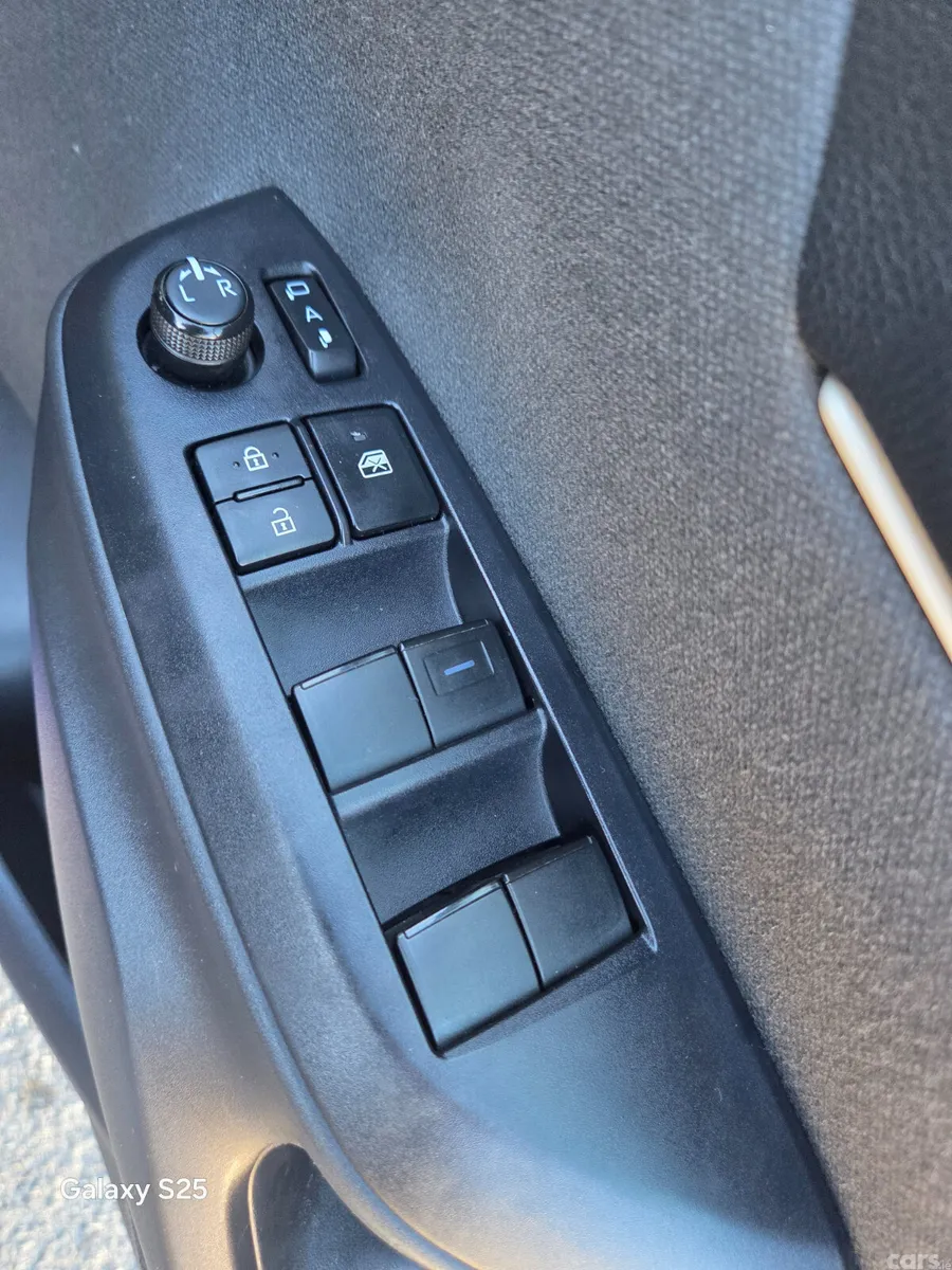 Toyota Yaris Hatchback, Petrol Hybrid, 2021, Blue