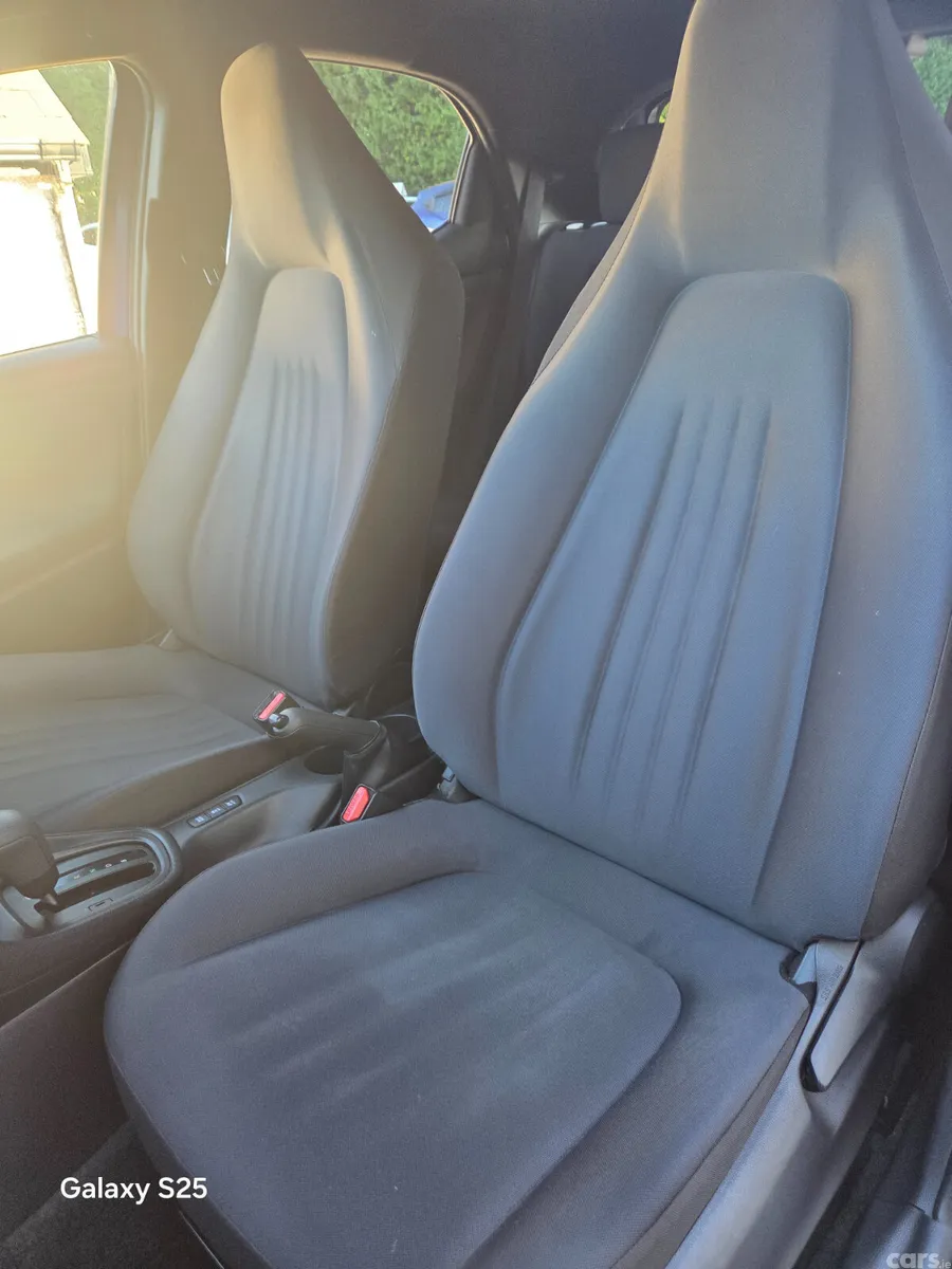 Toyota Yaris Hatchback, Petrol Hybrid, 2021, Blue
