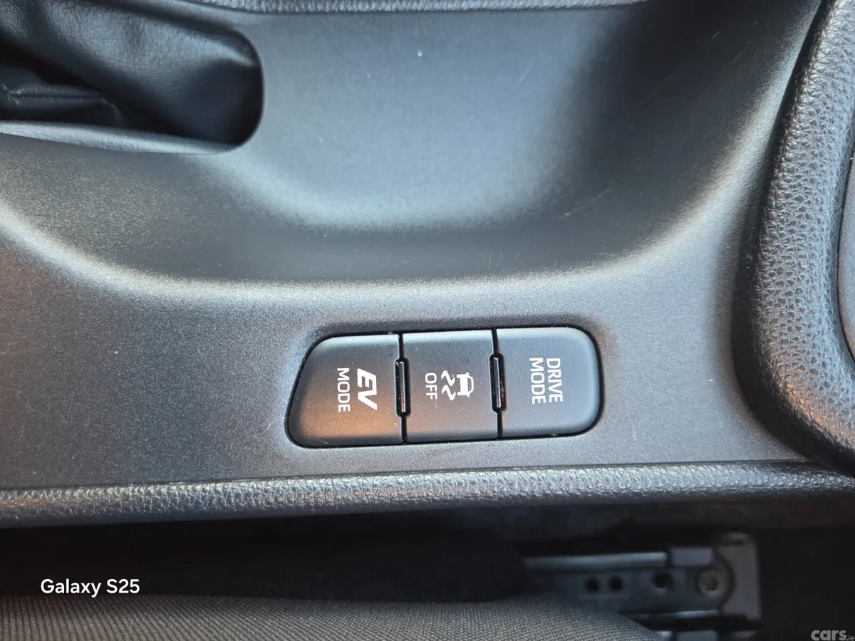 Toyota Yaris Hatchback, Petrol Hybrid, 2021, Blue