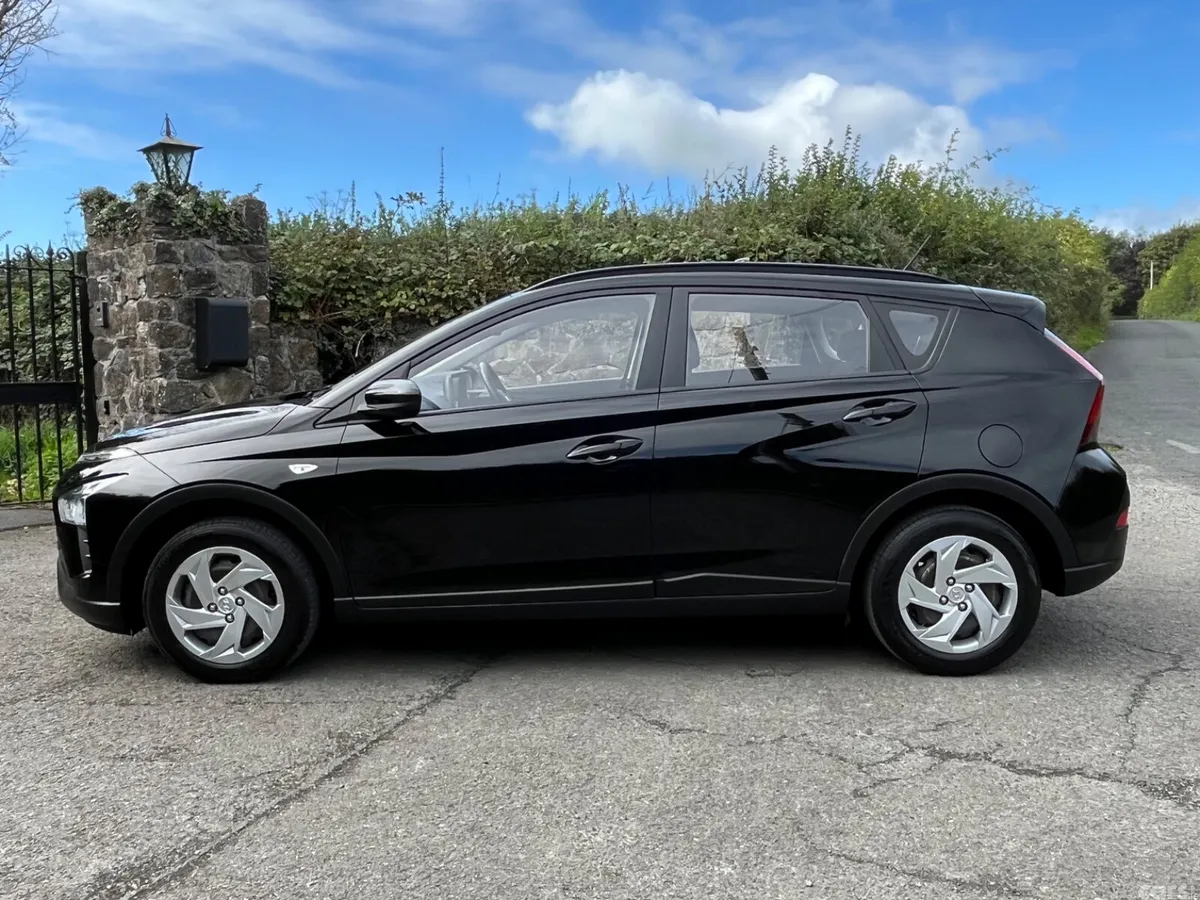 Hyundai Bayon Estate/Jeep, Petrol, 2021, Black