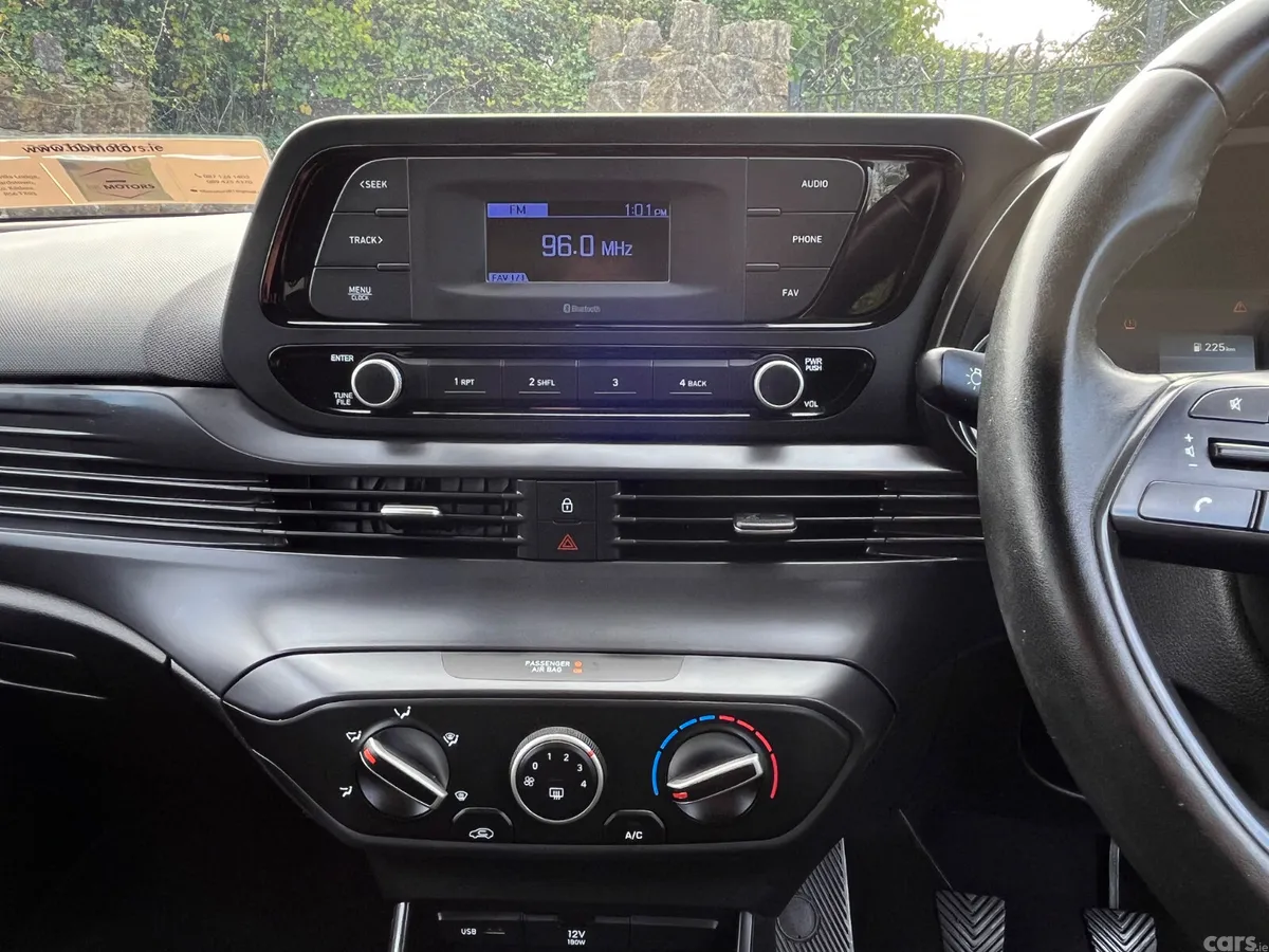 Hyundai Bayon Estate/Jeep, Petrol, 2021, Black