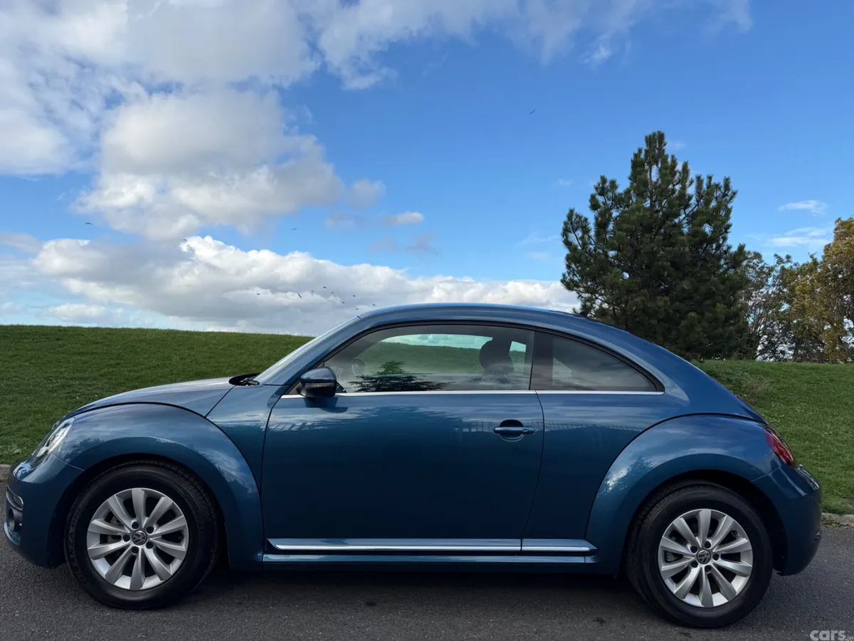 Volkswagen Beetle Hatchback, Petrol, 2017, Blue