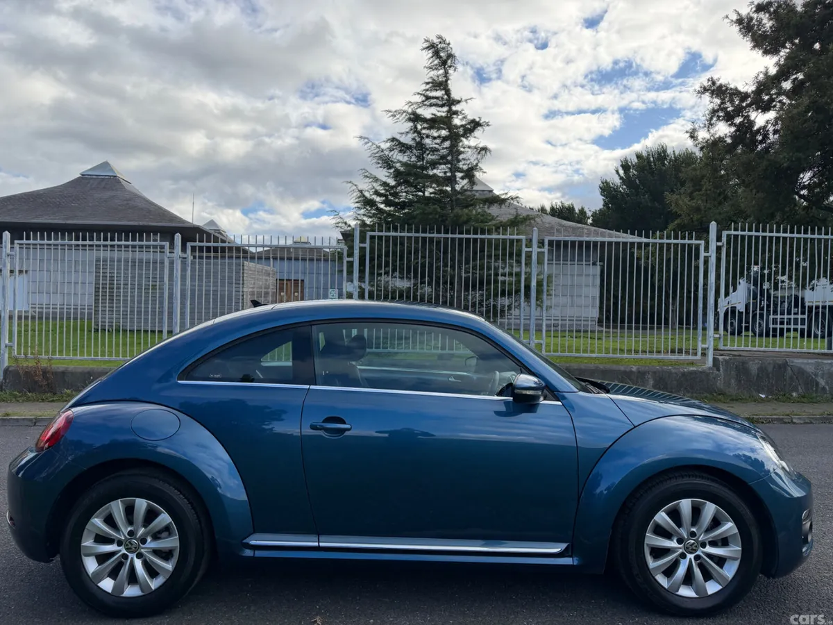 Volkswagen Beetle Hatchback, Petrol, 2017, Blue