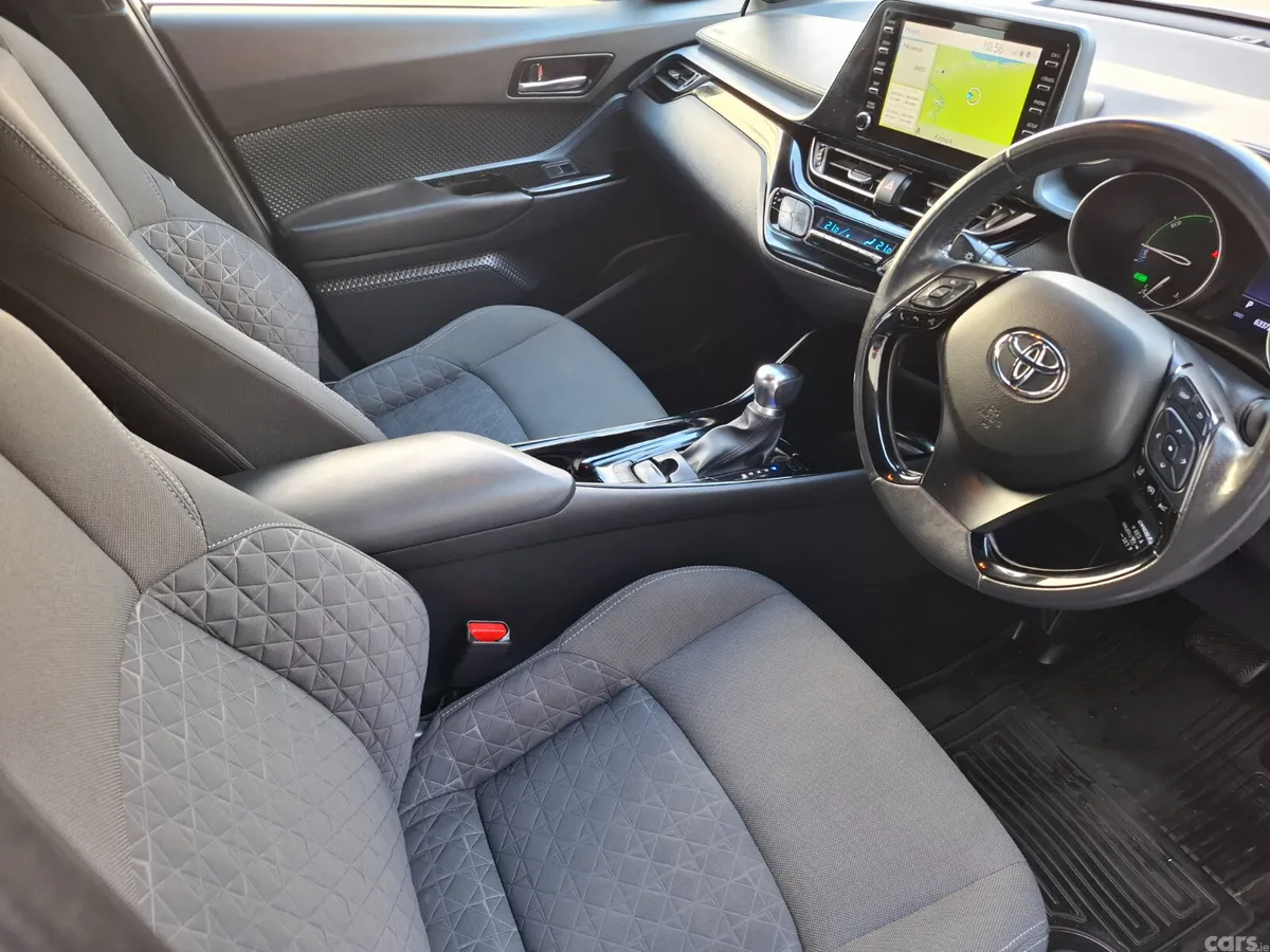 Toyota C-HR SUV, Petrol Hybrid, 2020, Blue