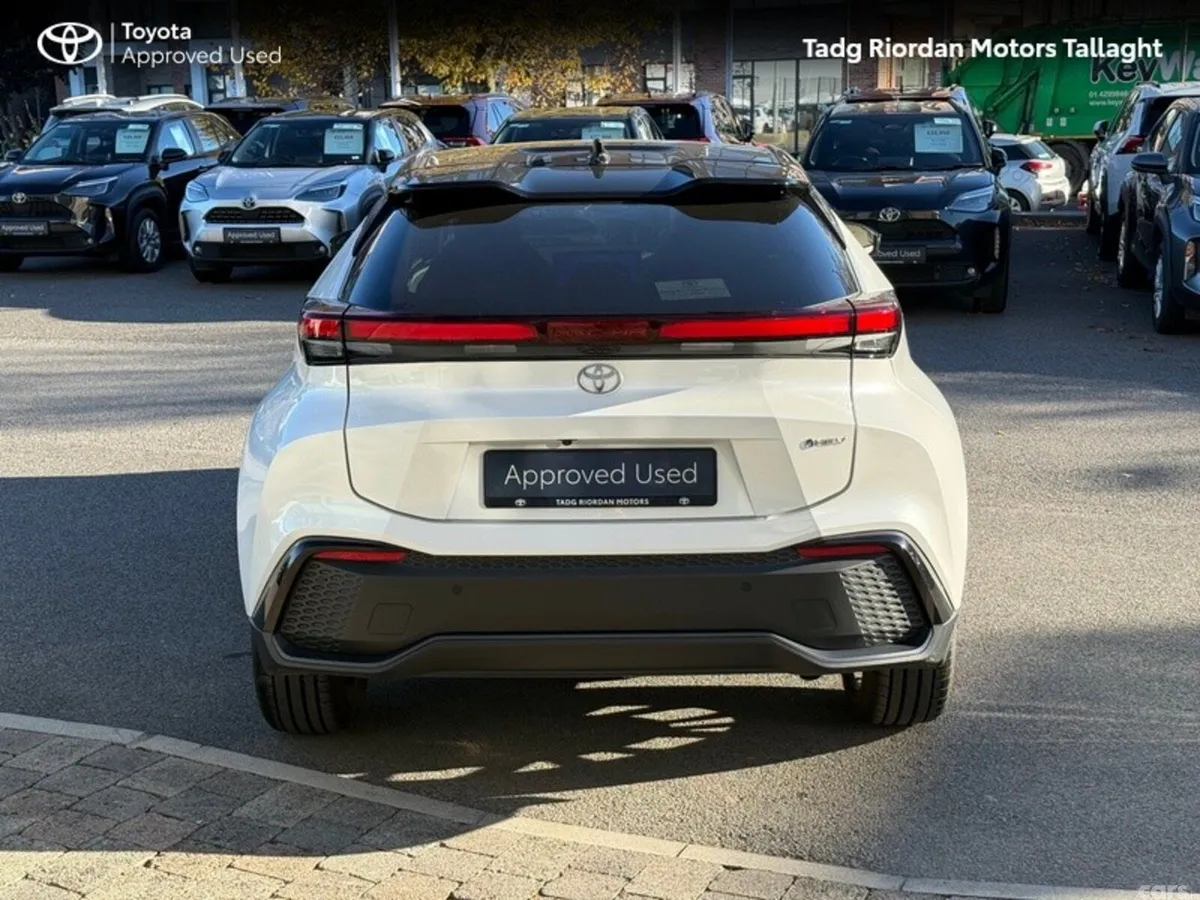 Toyota C-HR SUV, Petrol Hybrid, 2026, White