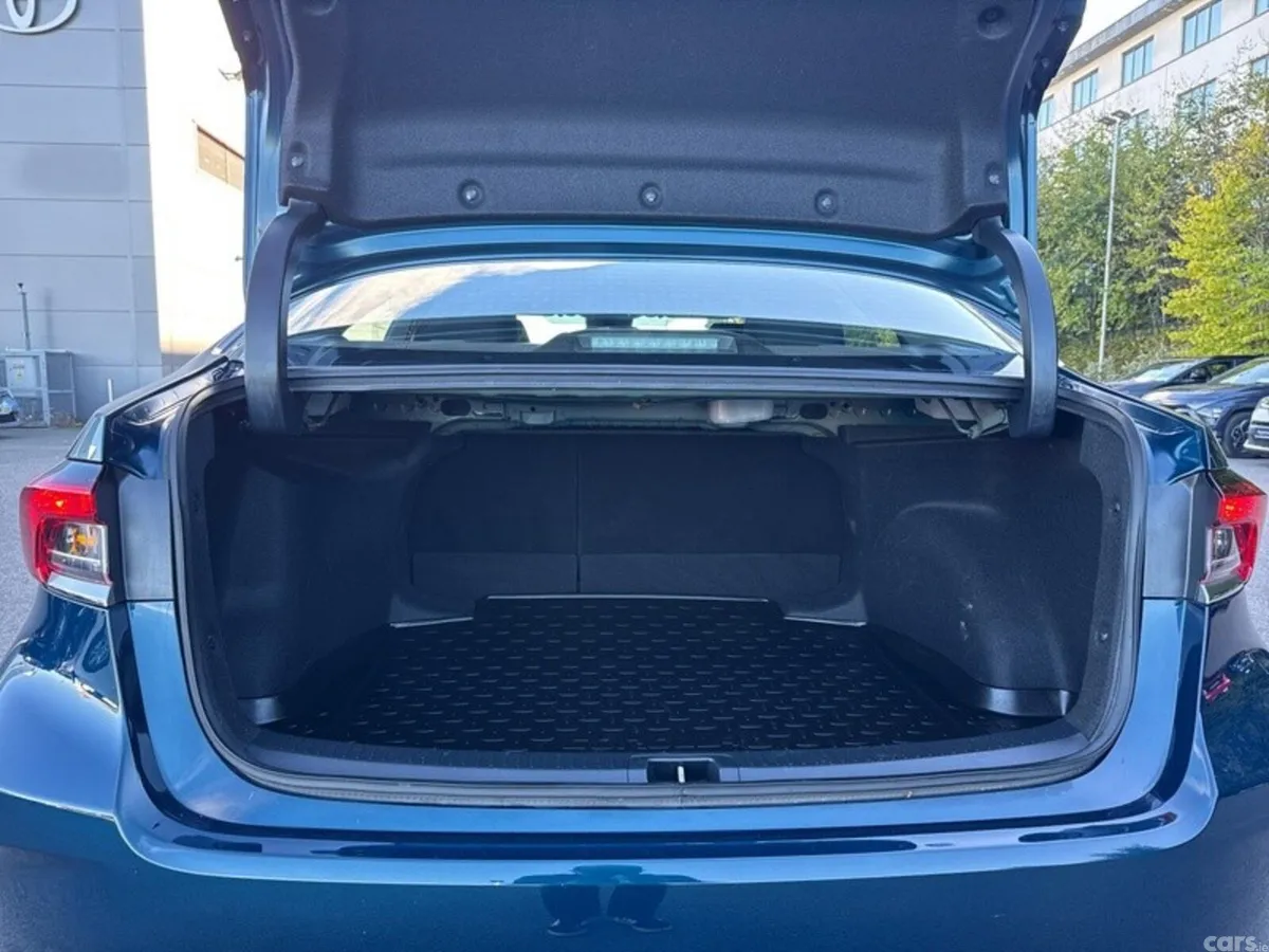 Toyota Corolla Saloon, Petrol Hybrid, 2023, Blue