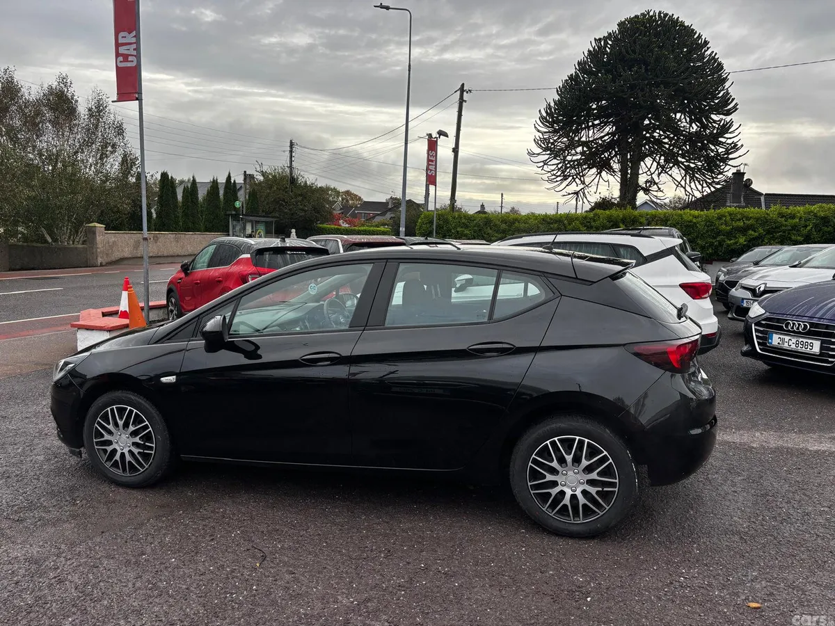 Opel Astra Hatchback, Petrol, 2019, Black