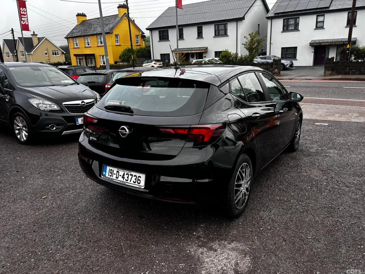 Opel Astra Hatchback, Petrol, 2019, Black