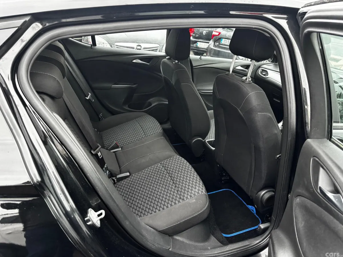Opel Astra Hatchback, Petrol, 2019, Black