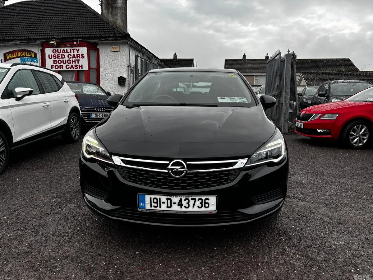 Opel Astra Hatchback, Petrol, 2019, Black