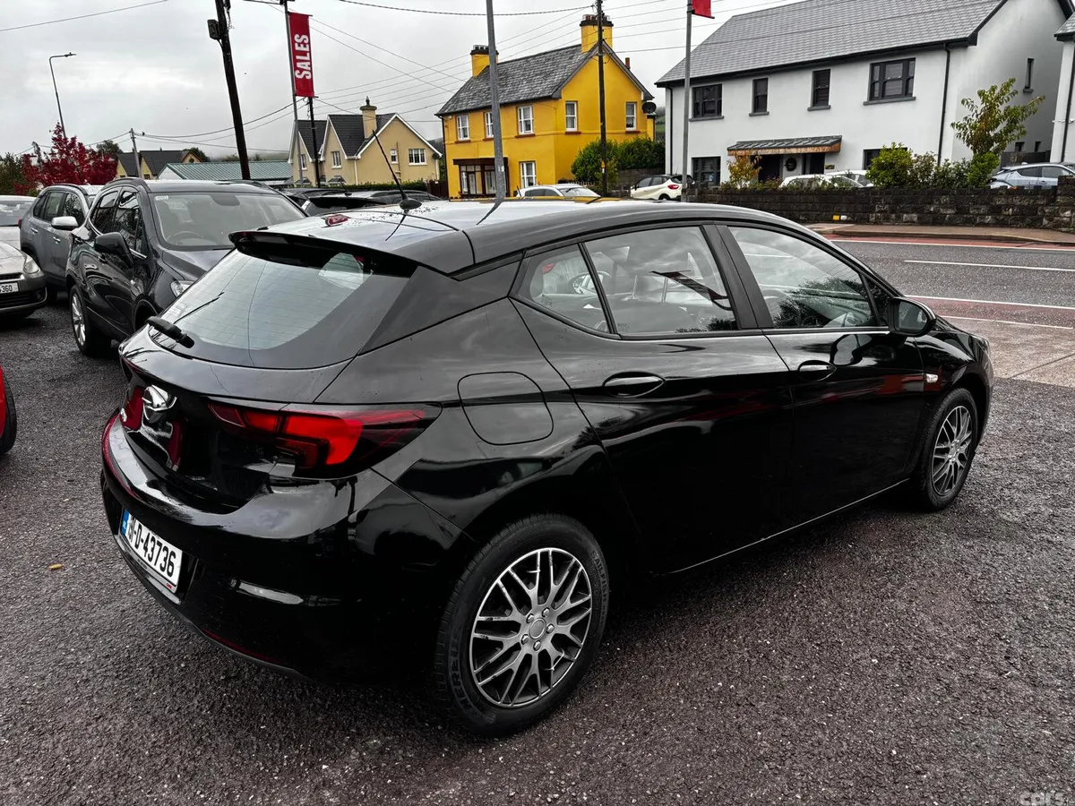 Opel Astra Hatchback, Petrol, 2019, Black