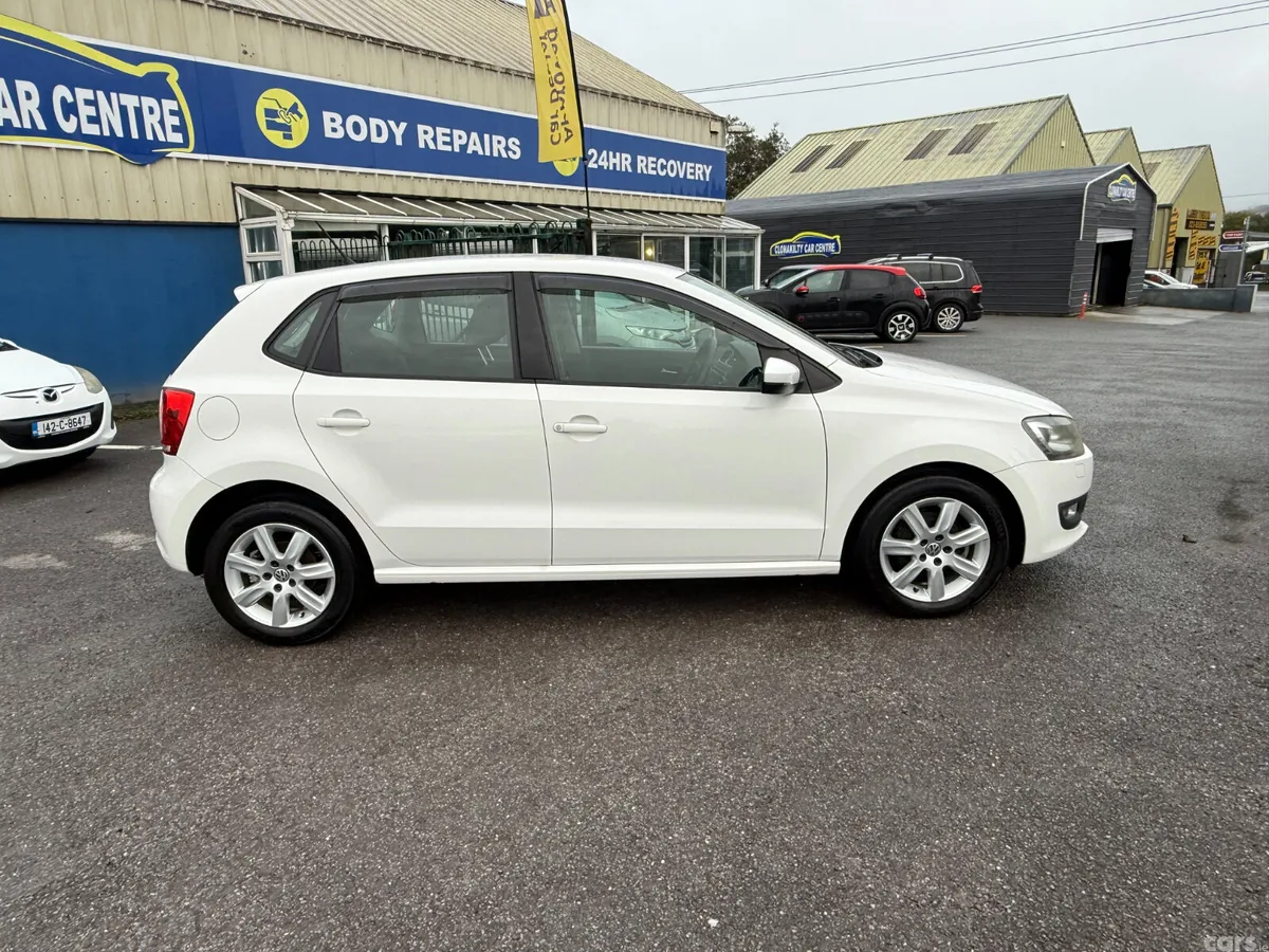 Volkswagen Polo Hatchback, Petrol, 2013, White